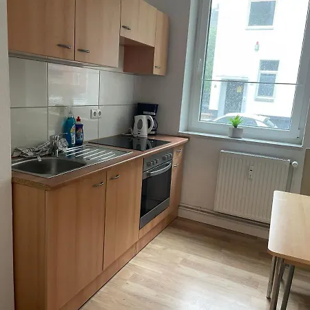 Apartment Schoene Einfache Ferienwohnung Im Belebten Zentrum *